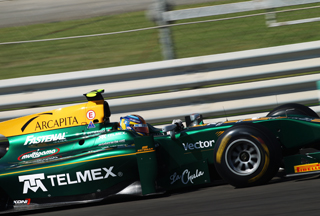 Contacto afecta carrera de Esteban en el circuito de Yas Marina